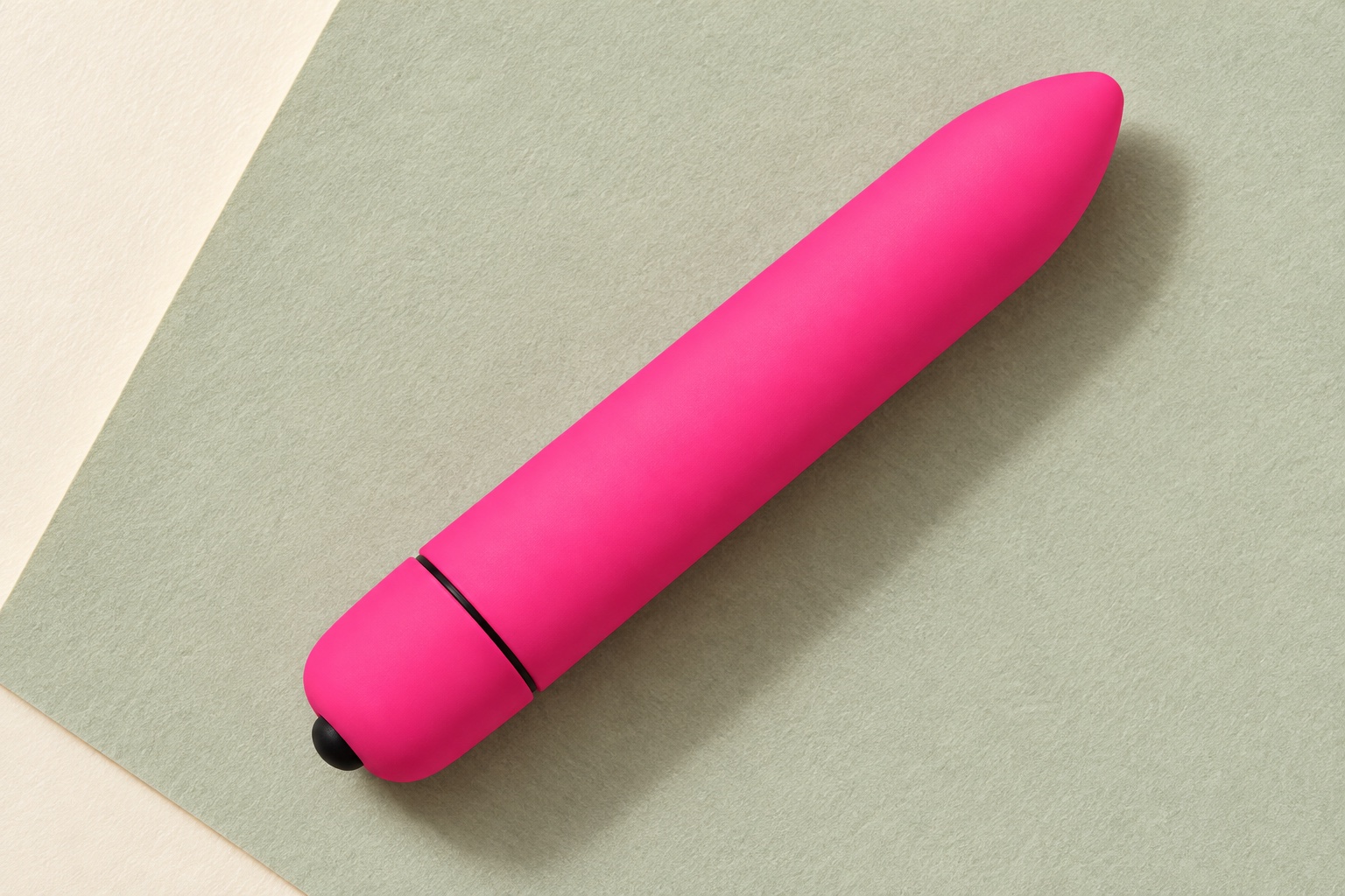 Le bullet Mia présenté dans un décor de studio.